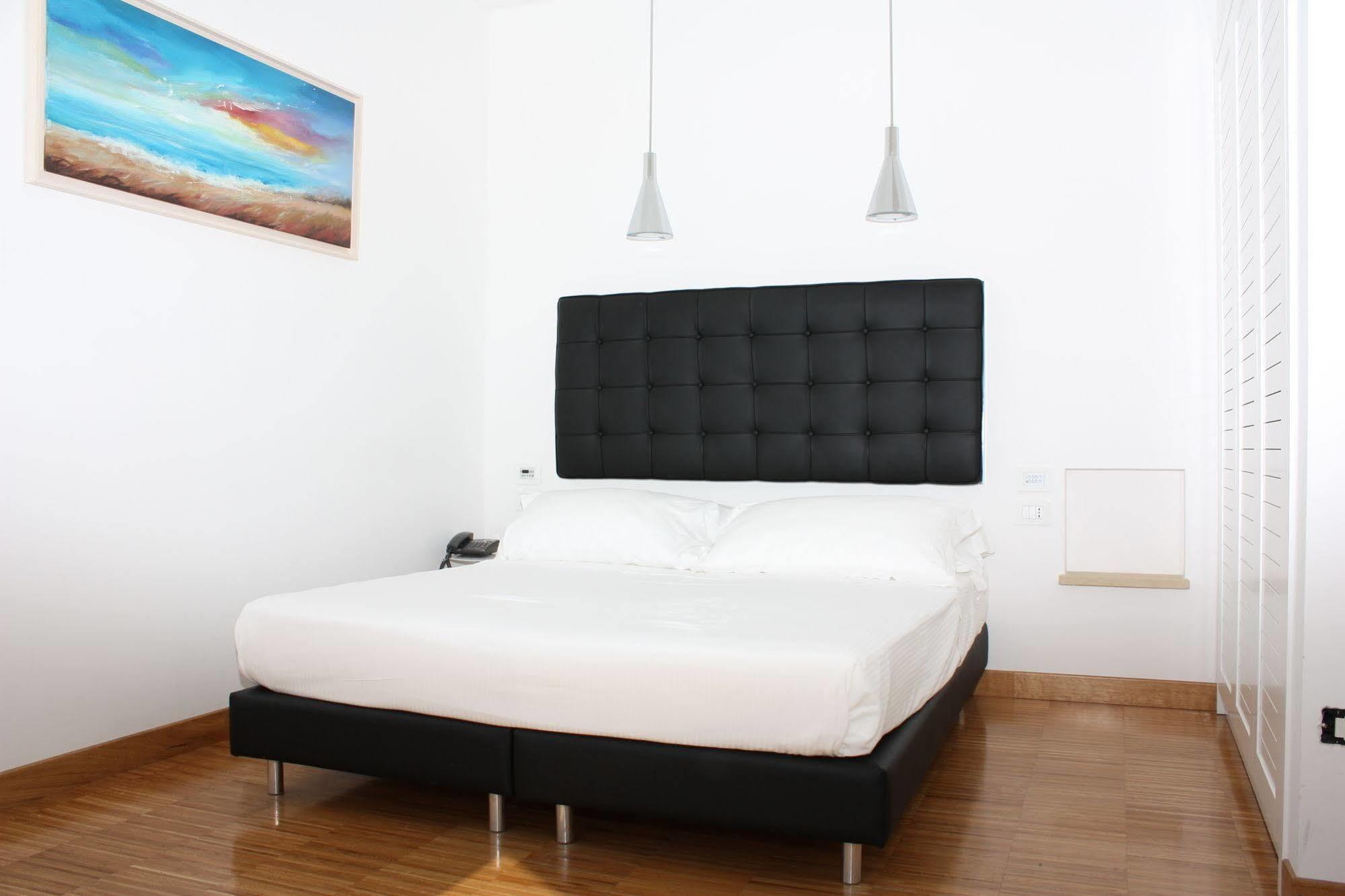 Hotel Del Conte Fondi Εξωτερικό φωτογραφία