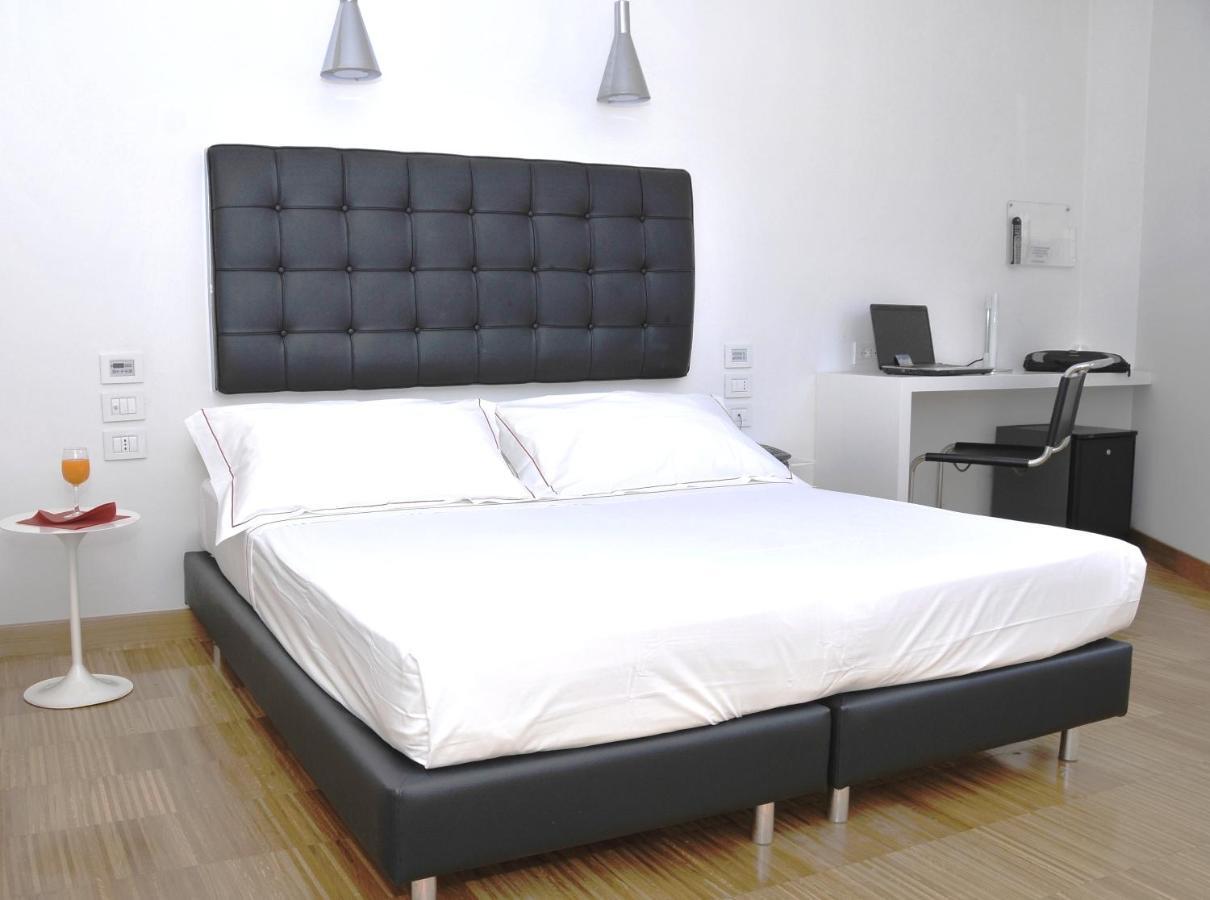 Hotel Del Conte Fondi Δωμάτιο φωτογραφία